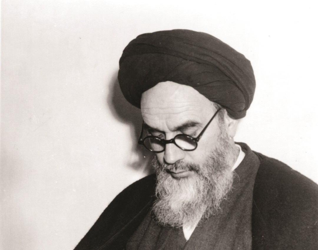 سلسلة من عبق الإمام الخميني (قدس سره) – الحلقة (63): التضحية من أجل الإسلام
