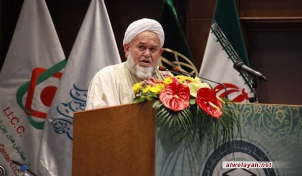 علماء الدين في كازاخستان يعتبرون الإمام الخامنئي شخصية تقريبية ووحدوية