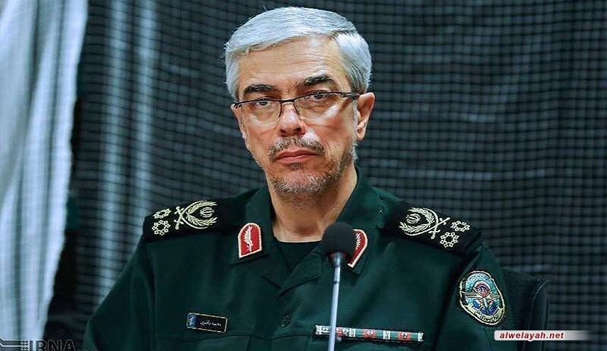 اللواء باقري يهنئ قائد الثورة الإسلامية بنجاح مناورات الجيش والحرس الثوري