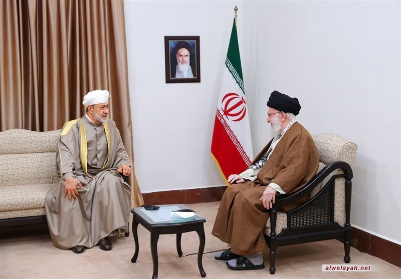 الإمام الخامنئي: تعزيز العلاقات بين إيران وعمان في مصلحة البلدين.. نرحب بإستئناف العلاقات مع مصر