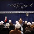 قائد الثورة الإسلامية: المطلوب اليوم هو قاعدة فكرية قوية ذات بنية تهاجمية