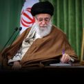 قائد الثورة الإسلامية يعزي بوفاة نجل آية الله طالقاني وشقيق إعلامي بارز