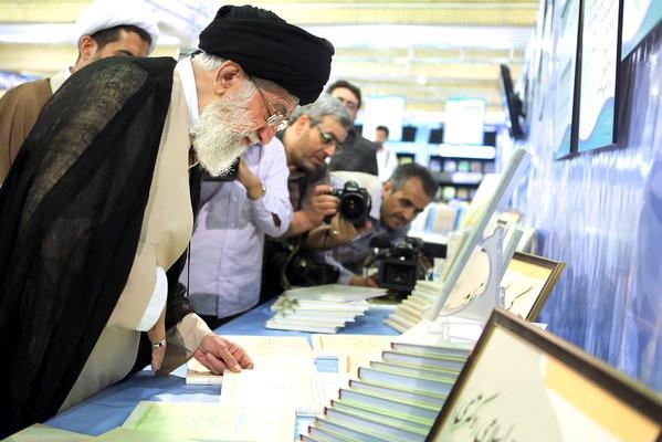 الإمام الخامنئي: موسوعة الإمام المهدي هدية قيمة للمجتمع الإسلامي