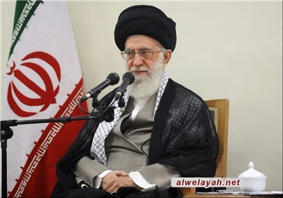 القائد: الثقة بالذات من العناصر الرئيسية التي تقف وراء نجاحات الشعب الإيراني