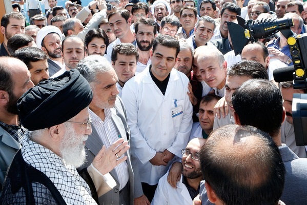 تقرير مصور عن مغادرة قائد الثورة الإسلامية سماحة آية الله العظمى السيد علي الخامنئي المستشفى