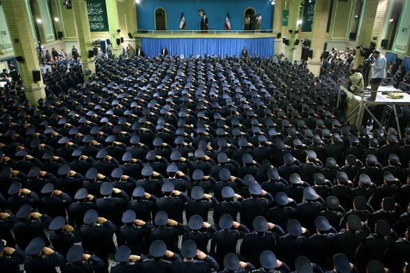 الإمام الخامنئي: عدم الاتفاق أفضل من اتفاق يضر بمصالح شعبنا