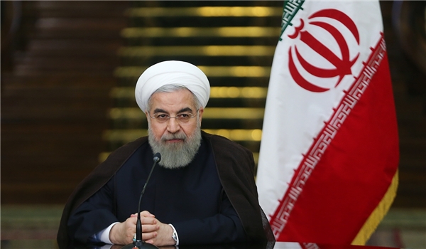 الرئيس روحاني: الشعب الإيراني جاهز للتضحية دوما دفاعا عن قيم الثورة