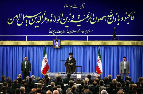 الإمام الخامنئي: سلوك شرطة أميركا مع السود أنموذج للاقتدار الظالم