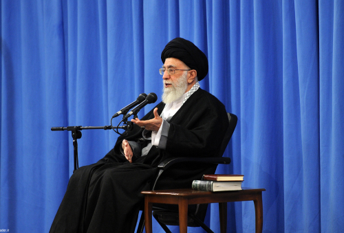 قائد الثورة الإسلامية: عزوف رياضي عن مواجهة الخصم الصهيوني اسمى من عزف النشيد الوطني