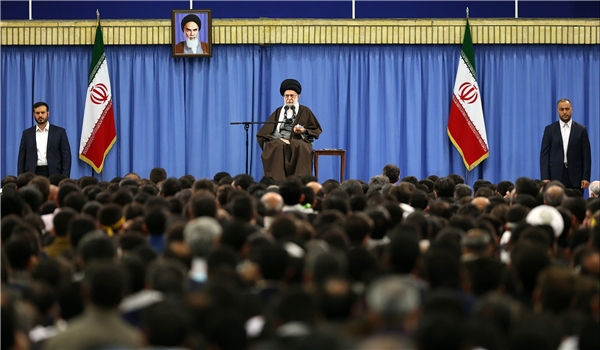 قائد الثورة الإسلامية: الخليج الفارسي بيتنا ولتجري أميركا مناوراتها في خليج الخنازير