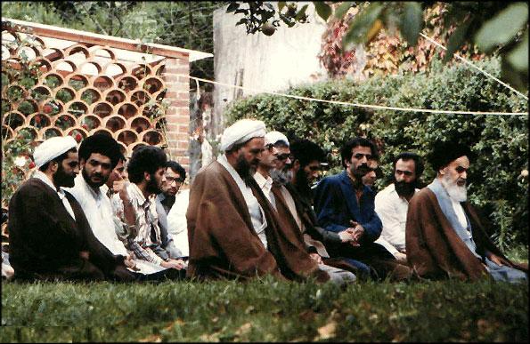 علاقة العبادة بحركة المجتمع السياسية