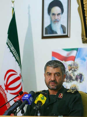 قوات التعبئة تجدد العهد مع قائد الثورة الإسلامية