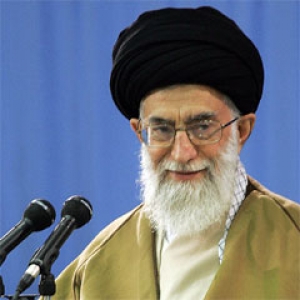 القائد يعزي بوفاة والدة الدكتور حسن حبيبي