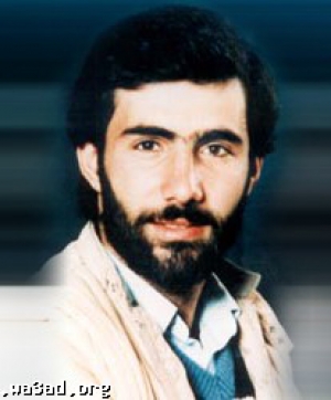 من الشهداء فاكتبني