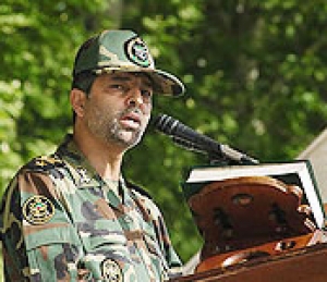 العميد الموسوي: من يعتدي على إيران مصيره قاع البحر أو التسول في أوروبا