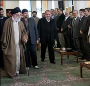 اهتمامات صحفية: القائد الثورة يؤكد على تحقيق الاقتدار العلمي والاقتصادي