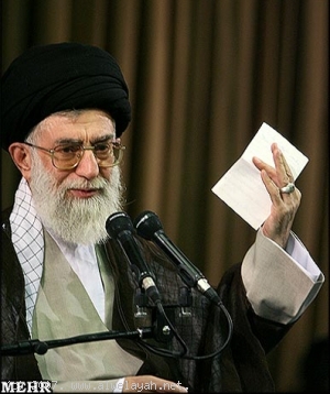 القائد: شباب إيران اثبتوا جدارتهم في كافة الميادين