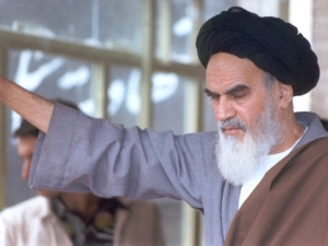 وجوب بيان عوامل انتصار الثورة الإسلامية لغير الإيرانيين