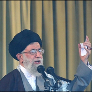 صحيفة كريستيان ساينس مونيتور: سوء ظن القائد الأعلى في إيران حيال صدقية أمريكا في محله