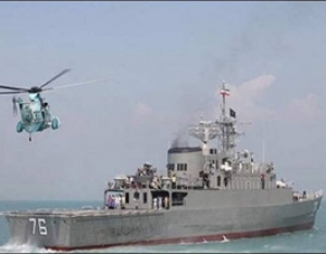 المدمرة جماران ترسو في ميناء صلالة العماني