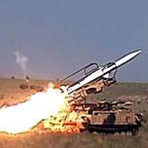 قوات حرس الثورة تنهي مناوراتها باستعراض المئات من الدبابات