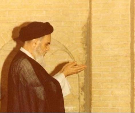 إزاحة الستار عن الترجمة الروسية لتفسير الإمام الخميني (ره) لسورة الحمد