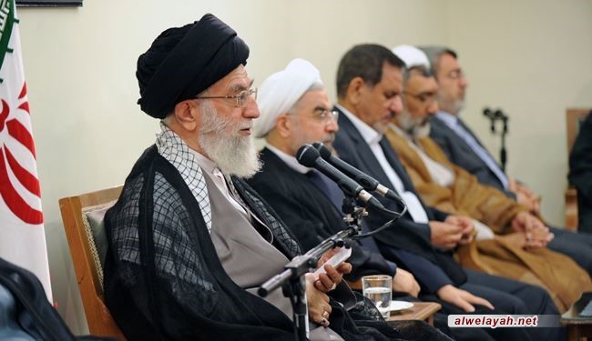 الإمام الخامنئي: المنطقة برميل بارود والتدخل الأمريكي شرارة عليه