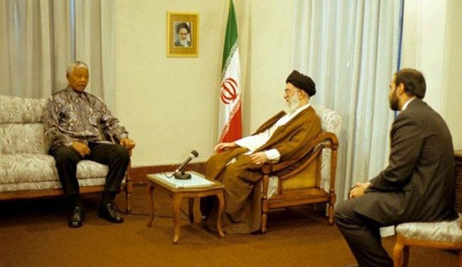 بماذا كان يخاطب مانديلا قائد الثورة الإسلامية؟