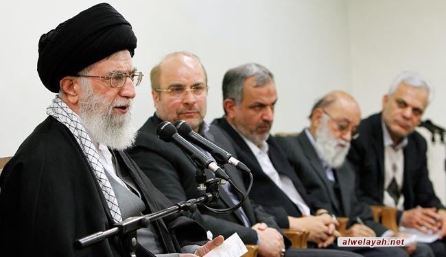 قائد الثورة الإسلامية يؤكد ضرورة سيادة روح الإدارة الجهادية في طهران