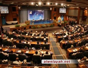 نواب مجلس الشورى الإسلامي يجددون العهد والميثاق مع الإمام الخميني(رض)