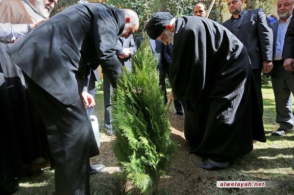 قائد الثورة الإسلامية يحث على حماية المساحات الخضراء