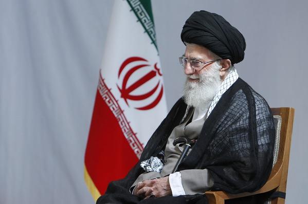 قائد الثورة الإسلامية: سنّة الاعتكاف الحسنة من مظاهر قدرة الثورة الإسلامية على البناء المؤسسي