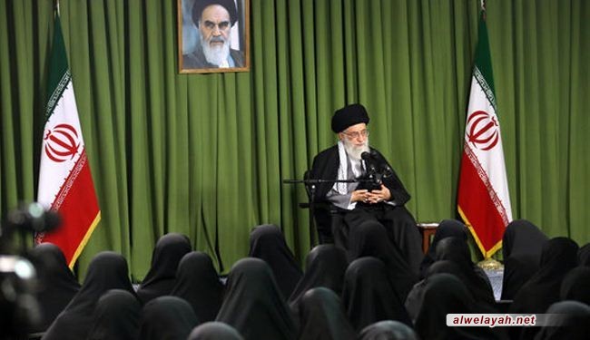 الإمام الخامنئي: يجب نبذ الأفكار الغربية الخاطئة بشأن المرأة