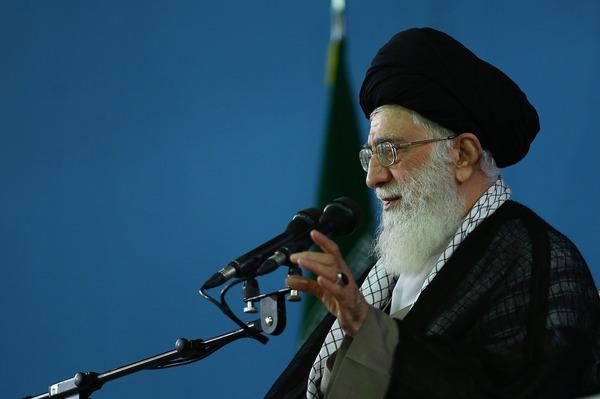 أستاذ أمريكي يؤكد على أهمية مغزى خطاب قائد الثورة الإسلامية 