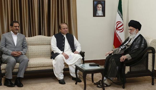 قائد الثورة الإسلامية يستقبل رئيس الوزراء الباكستاني