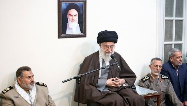 قائد الثورة يدعو لتطوير الصواريخ البالستية والقواعد الصاروخية