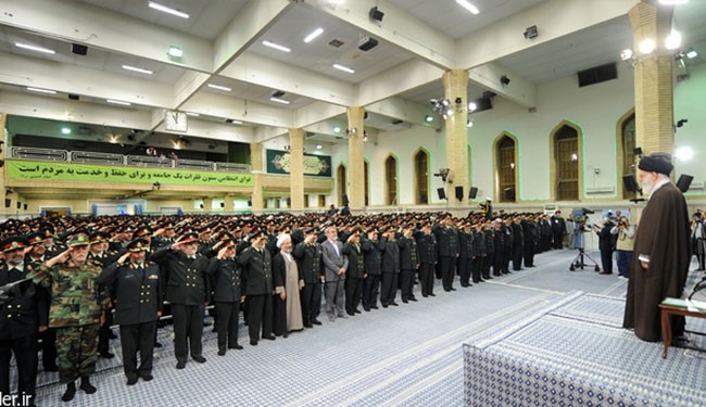 الإمام الخامنئي: الأمن أحد الركائز الأساسية للاقتصاد المقاوم