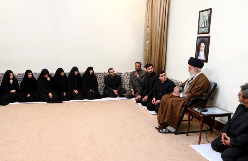 عائلة الشهيد السيد بدر الدين تلتقي بالإمام الخامنئي