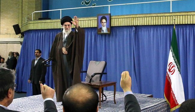 الإمام الخامنئي يؤكد ضرورة الحفاظ على التوازن مع البيئة