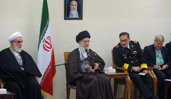 الإمام الخامنئي: مقارعة الاستكبار وقضية فلسطين والتمسك بالإسلام من مبادئنا