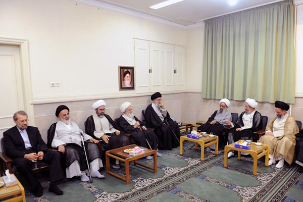 القائد يؤكد ضرورة الاهتمام بالنظرة المستقبلية في الحوزات العلمية