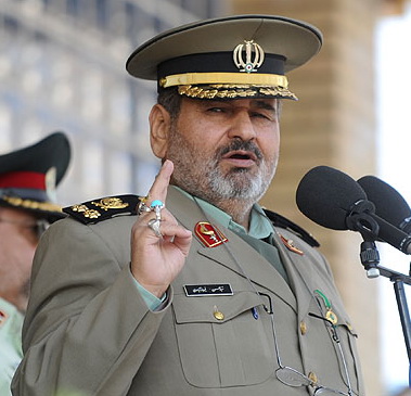 اللواء فيروز ابادي: نعزز الهيكلية الدفاعية للجيش والحرس الثوري