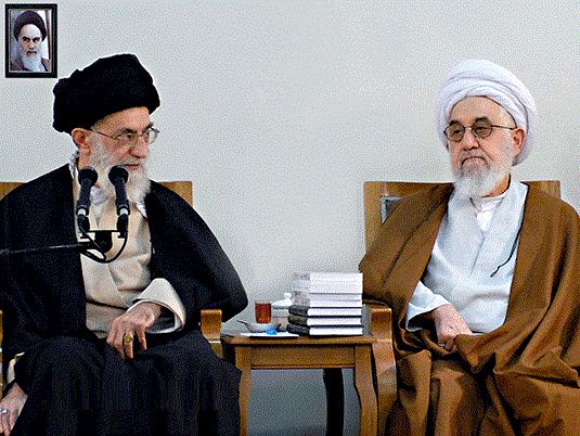 ممثل الولي الفقيه في جيلان: الالتزام بولاية الفقيه هو السبيل لهزيمة الاستكبار العالمي