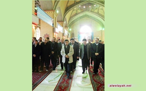 رئيس الجمهورية وأعضاء الحكومة يزورون مرقد الإمام الخميني