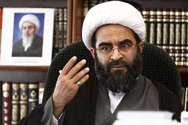 آية الله محمد جواد لنكراني: من يناهض الولي الفقيه ويعارض النظام الإسلامي 