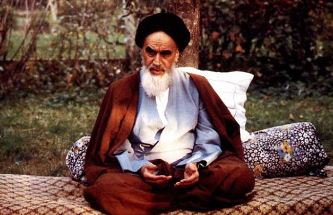 الإمام الخميني يقول إنها خديعة