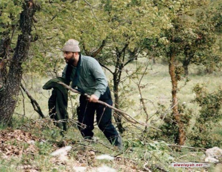 دور الشاب الفدائي