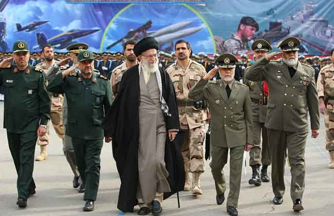 إننا وقفنا بوجه مؤمرات العدو.. وسنقف في المستقبل