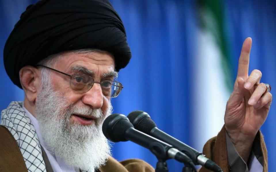   الإمام الخامنئي (دام ظله): "نتيجة الغرور"