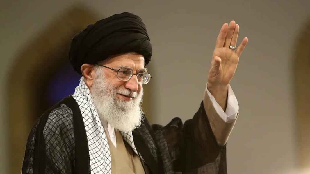  معجزة الثورة في كلام الإمام الخامنئي (دام ظله)